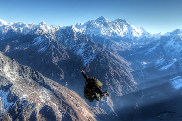 Everest Skydive is open to advanced solo jumpers.