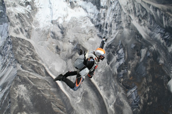 Skydive Everest - Solo and
Tandem Jumps - Incredible Adventures