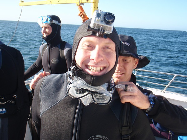 Cage Diving in
San Francisco with Incredible Adventures