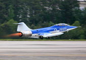 F204 Starfighter on takeoff